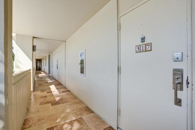 132 Lakeshore Drive 317, North Palm Beach, FL 33408