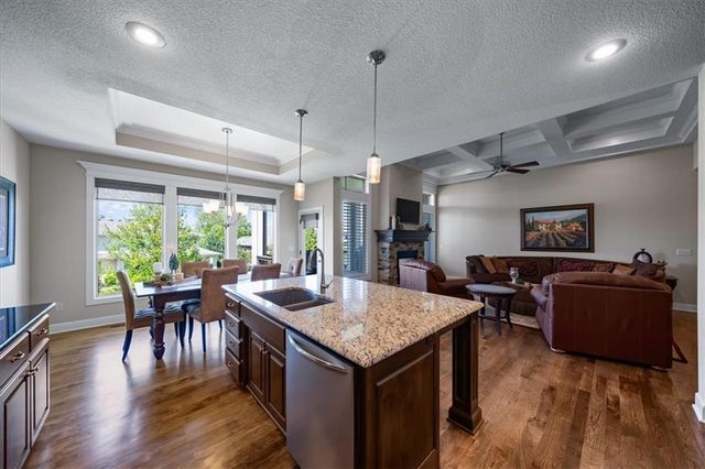 9516 W 164th Place, Overland Park, KS 66085