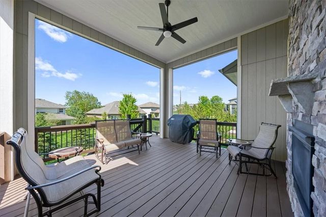 9516 W 164th Place, Overland Park, KS 66085