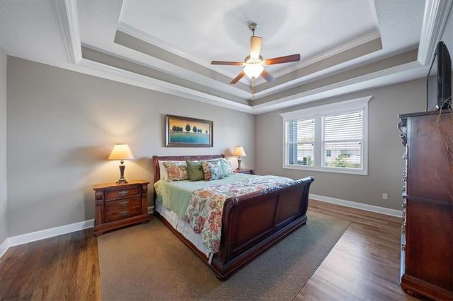 9516 W 164th Place, Overland Park, KS 66085