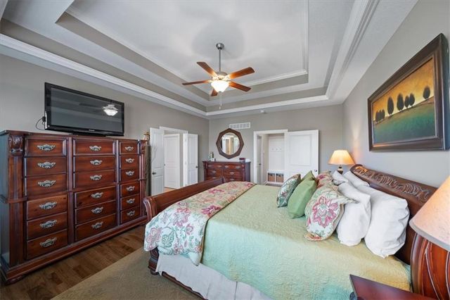 9516 W 164th Place, Overland Park, KS 66085