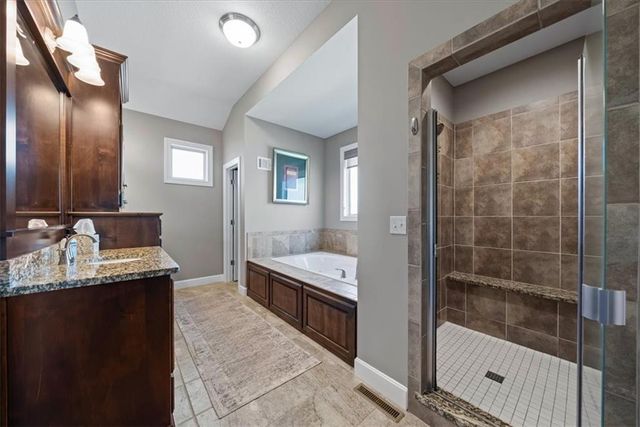 9516 W 164th Place, Overland Park, KS 66085