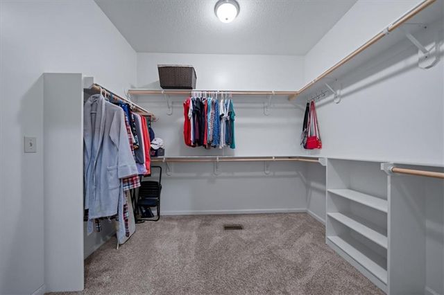 9516 W 164th Place, Overland Park, KS 66085