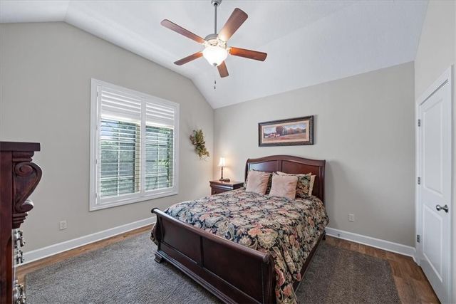 9516 W 164th Place, Overland Park, KS 66085