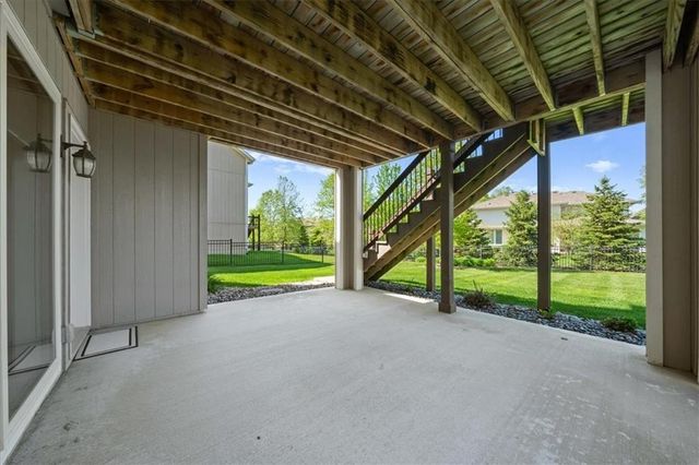 9516 W 164th Place, Overland Park, KS 66085