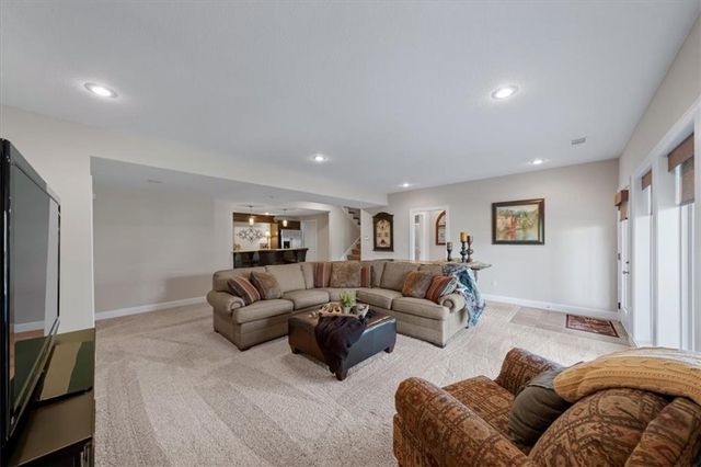 9516 W 164th Place, Overland Park, KS 66085