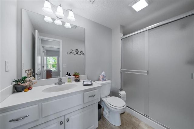 9516 W 164th Place, Overland Park, KS 66085