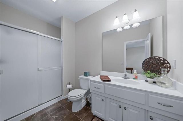 9516 W 164th Place, Overland Park, KS 66085