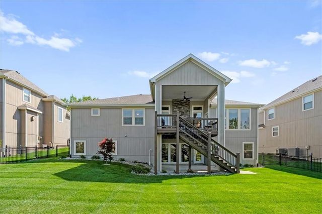 9516 W 164th Place, Overland Park, KS 66085