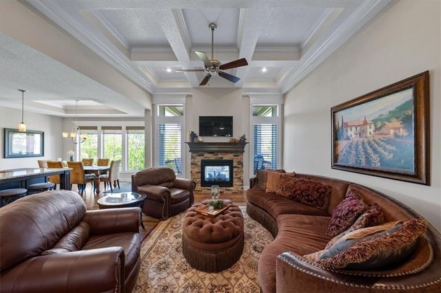 9516 W 164th Place, Overland Park, KS 66085