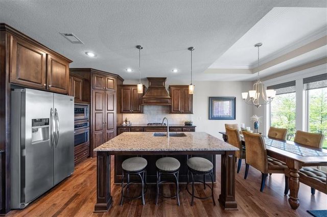 9516 W 164th Place, Overland Park, KS 66085