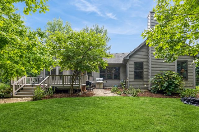 8N681 Edgewood Road, Elgin, IL 60124
