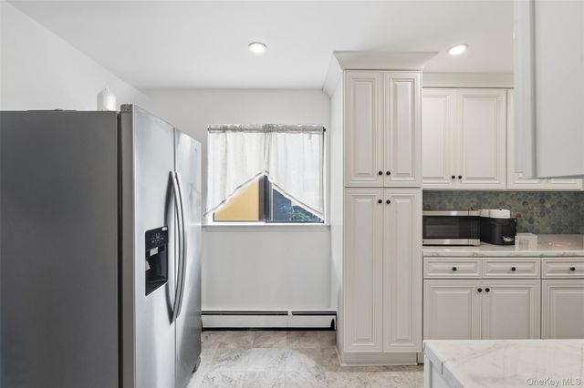 11 Granada Cres 6, White Plains, NY 10603