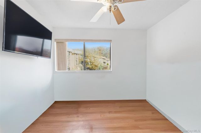 11 Granada Cres 6, White Plains, NY 10603