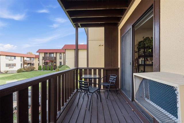 11 Granada Cres 6, White Plains, NY 10603