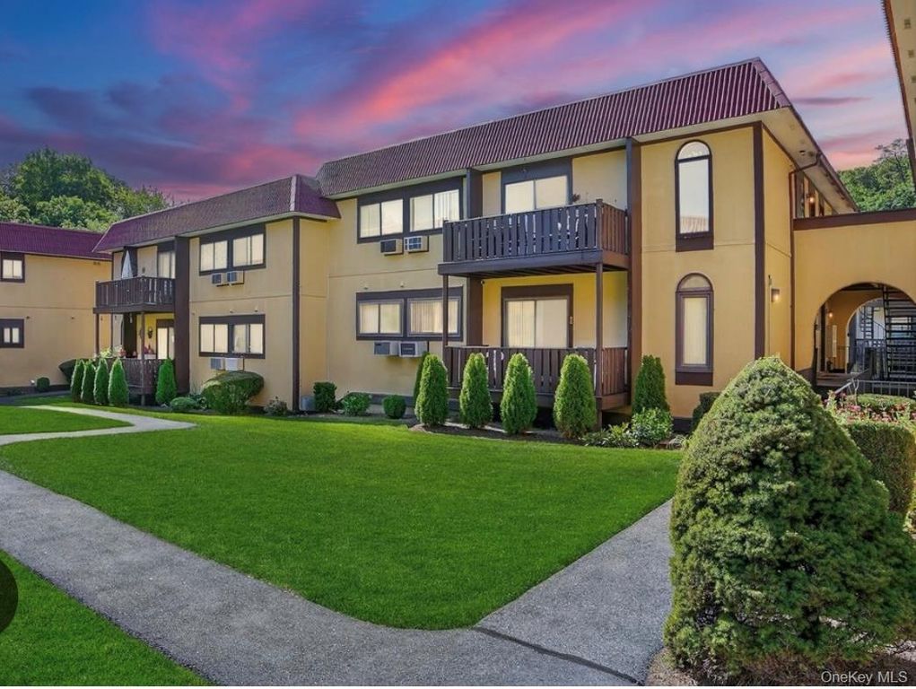 11 Granada Cres 6, White Plains, NY 10603