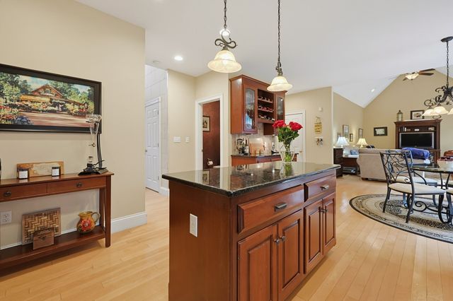 23 Lenox Dr, Franklin, MA 02038