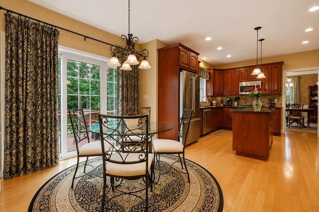 23 Lenox Dr, Franklin, MA 02038