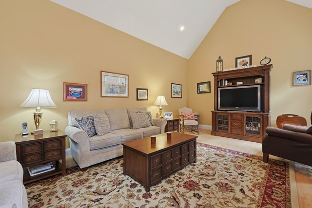 23 Lenox Dr, Franklin, MA 02038