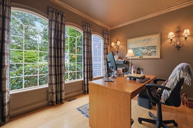 23 Lenox Dr, Franklin, MA 02038