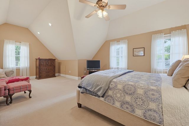 23 Lenox Dr, Franklin, MA 02038