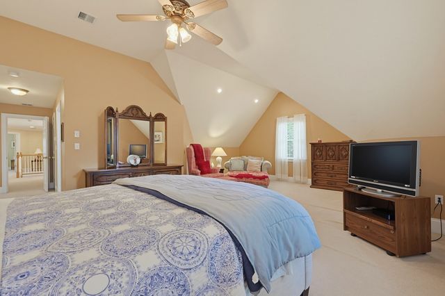23 Lenox Dr, Franklin, MA 02038
