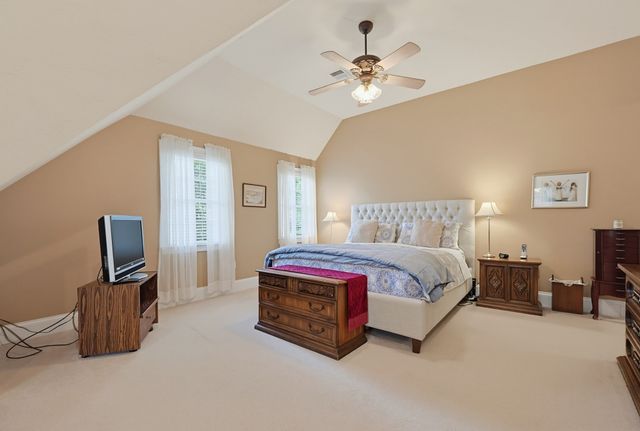 23 Lenox Dr, Franklin, MA 02038