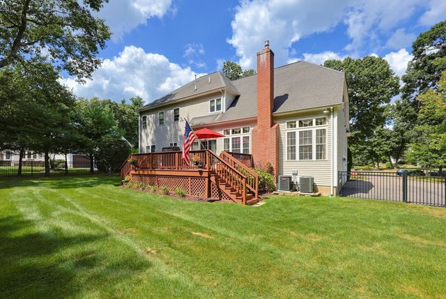 23 Lenox Dr, Franklin, MA 02038