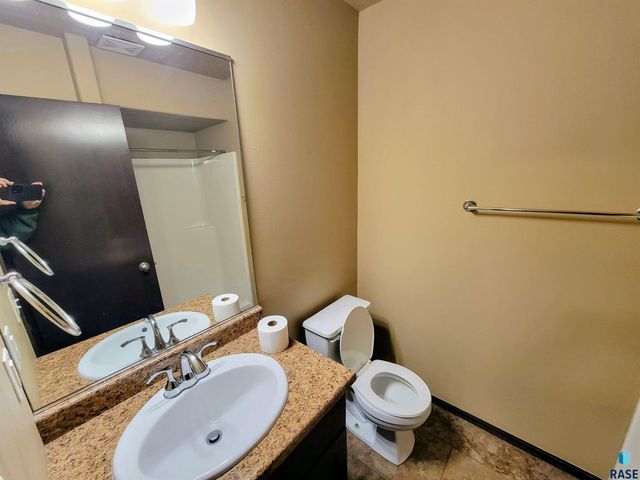 2905 E Indigo Pl Place, Sioux Falls, SD 57108