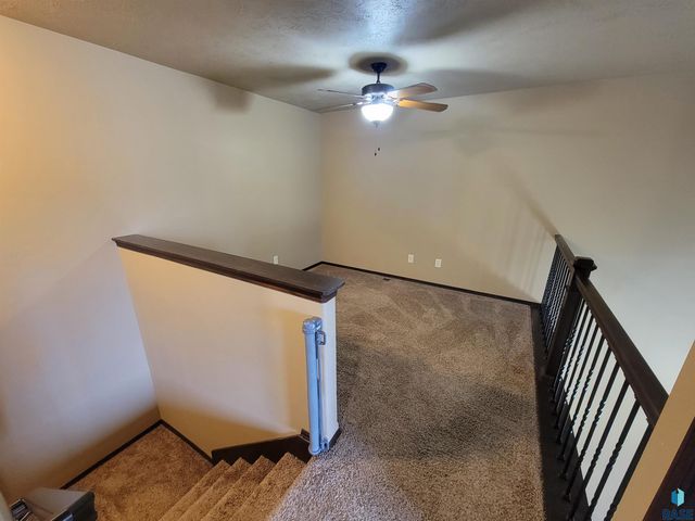 2905 E Indigo Pl Place, Sioux Falls, SD 57108