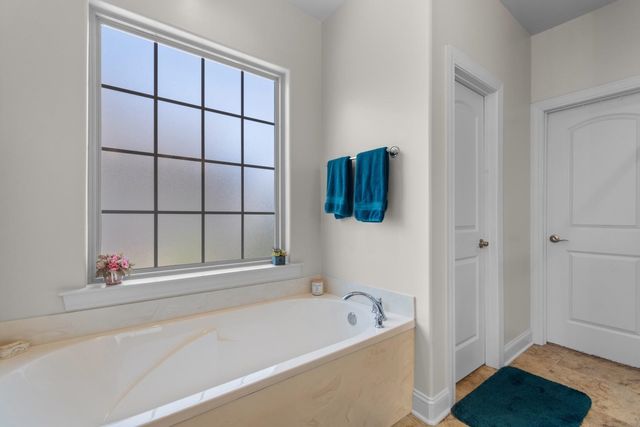 9060 Abingdon Dr., Myrtle Beach, SC 29579