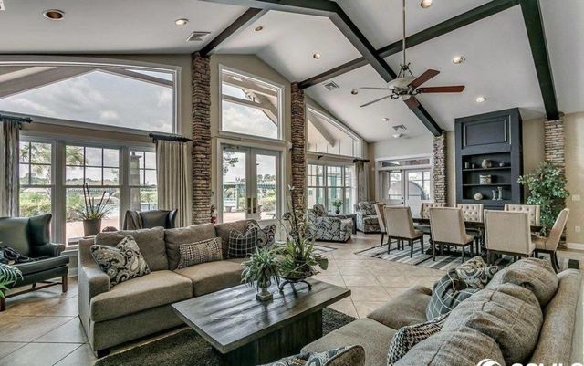 9060 Abingdon Dr., Myrtle Beach, SC 29579