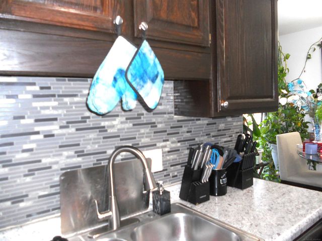 8225 DARTMOUTH Avenue, Warren, MI 48093