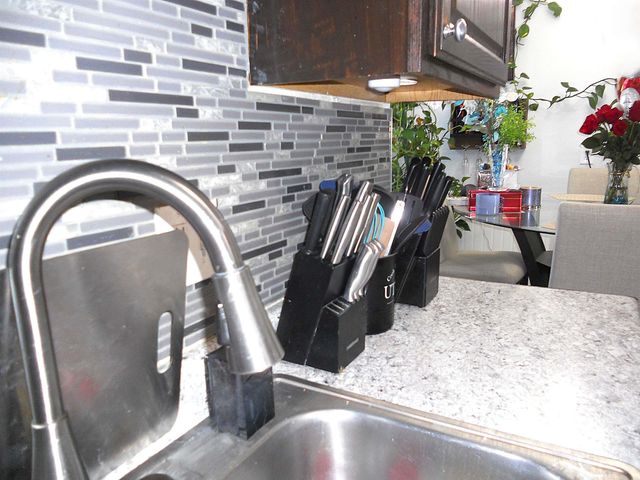 8225 DARTMOUTH Avenue, Warren, MI 48093