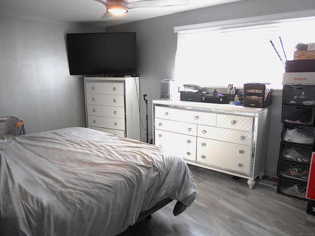 8225 DARTMOUTH Avenue, Warren, MI 48093