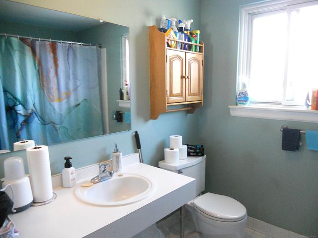 8225 DARTMOUTH Avenue, Warren, MI 48093