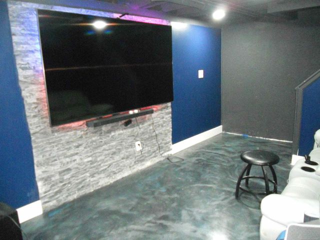 8225 DARTMOUTH Avenue, Warren, MI 48093