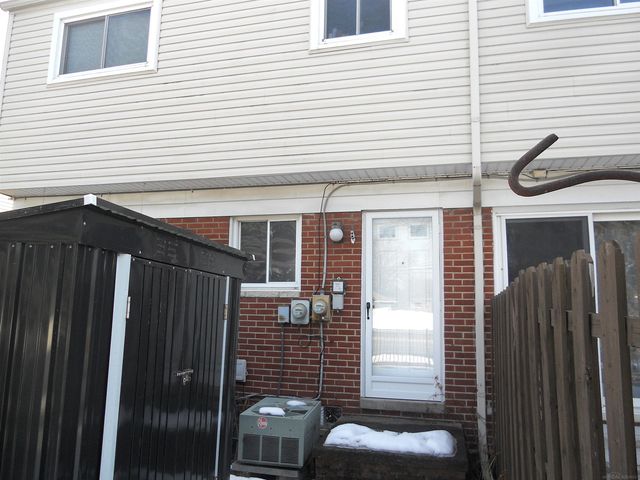 8225 DARTMOUTH Avenue, Warren, MI 48093