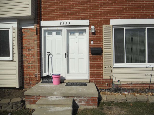 8225 DARTMOUTH Avenue, Warren, MI 48093
