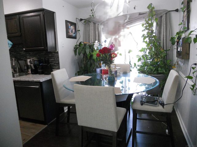 8225 DARTMOUTH Avenue, Warren, MI 48093