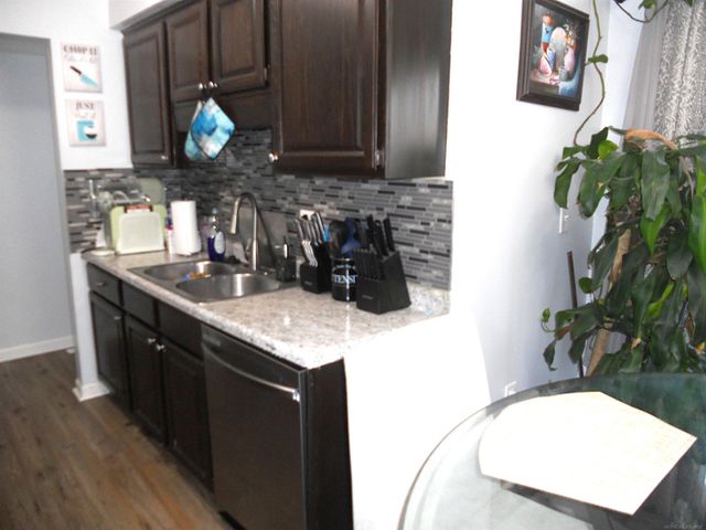 8225 DARTMOUTH Avenue, Warren, MI 48093