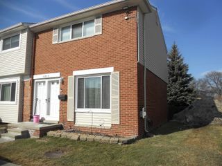 8225 DARTMOUTH Avenue, Warren, MI 48093