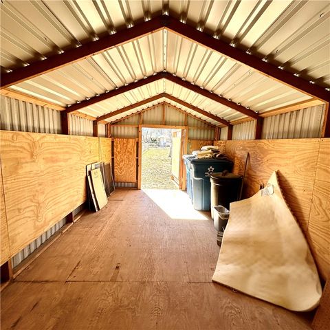 1215 W Crockett St, Beeville, TX 78102