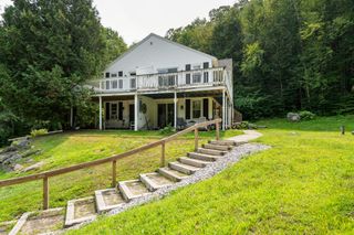 33 Plaza Village Road, Plymouth, NH 03264