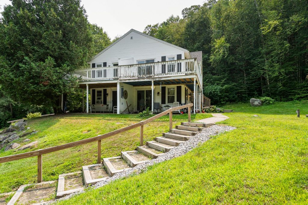 33 Plaza Village Road, Plymouth, NH 03264