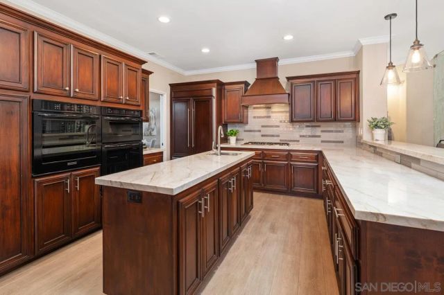 12524 Dormouse Rd, San Diego, CA 92129