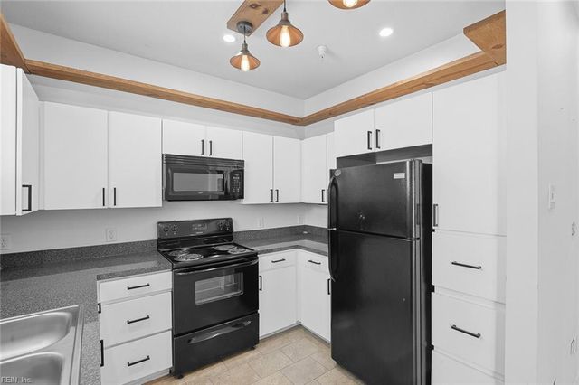 100 Chambers RD, Newport News, VA 23602