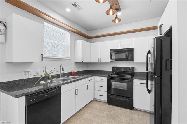 100 Chambers RD, Newport News, VA 23602