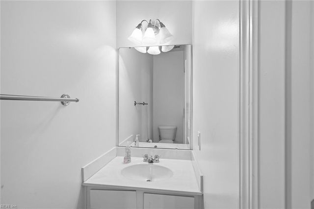 100 Chambers RD, Newport News, VA 23602