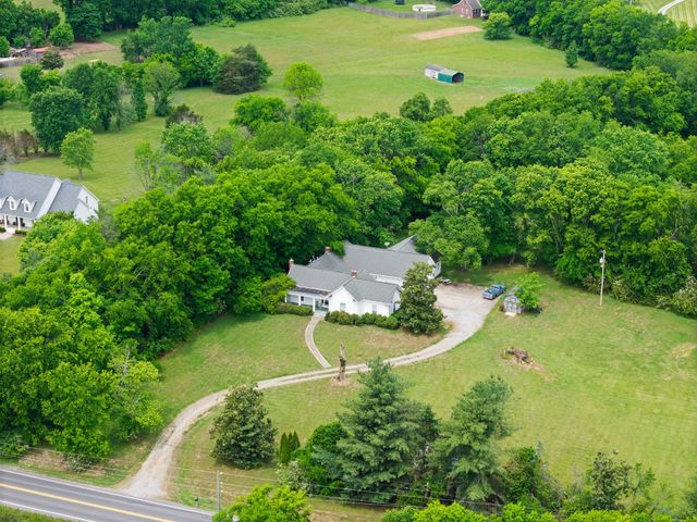 2033 Carters Creek Pike, Franklin, TN 37064